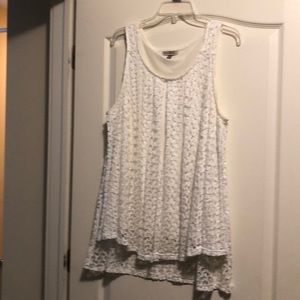 Lace sleeveless blouse
